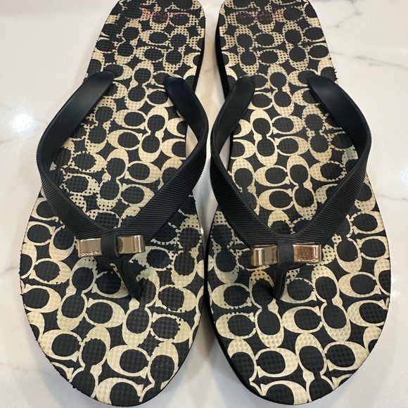 Women’s Coach flip flops, size 7 - Picture 2 of 6
